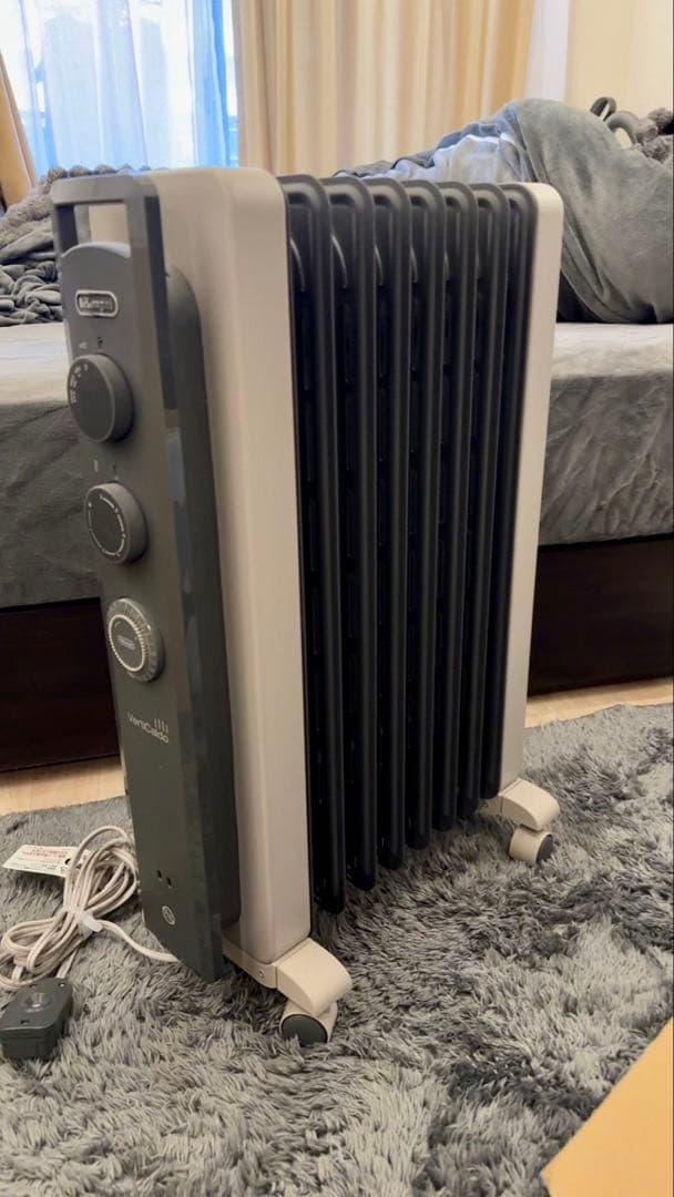 【送料込】値引不可 / デロンギ ヴェルディカルド オイルヒーター