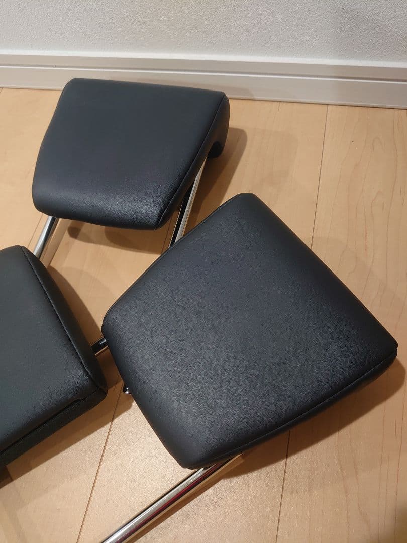 美品 80ノア ヴォクシー エスクァイア専用 サード 純正黒革ヘッドレストセット