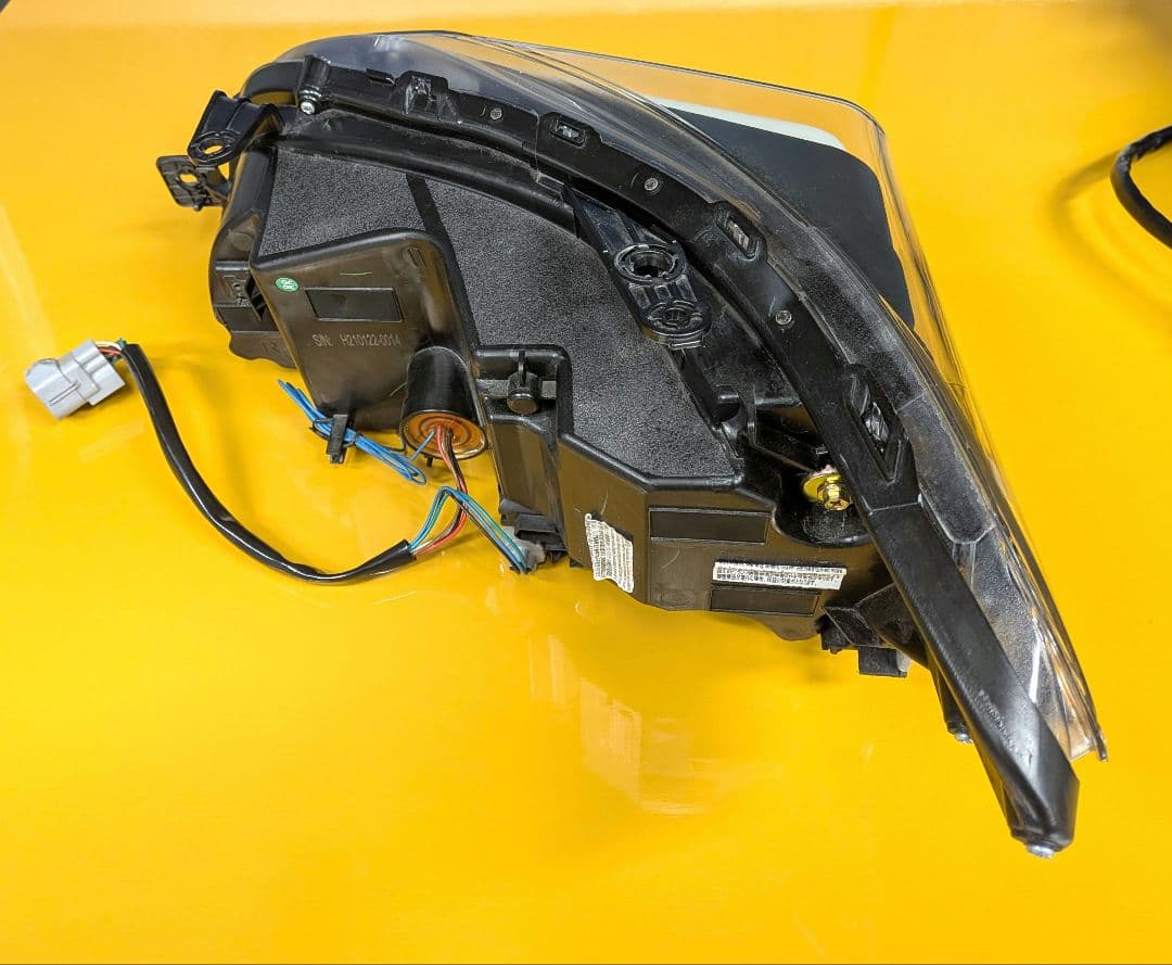 スバル レヴォーグ VM4 クリスタルアイ シャークヘッドライト 左右セット