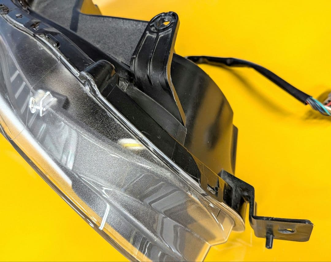 スバル レヴォーグ VM4 クリスタルアイ シャークヘッドライト 左右セット