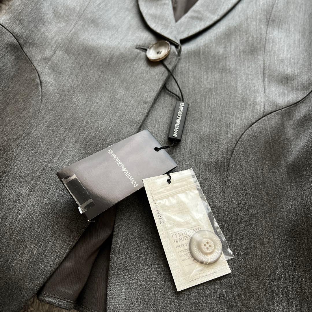 新品✨エンポリオアルマーニ　テーラードジャケット　バックデザイン　40 シルバー