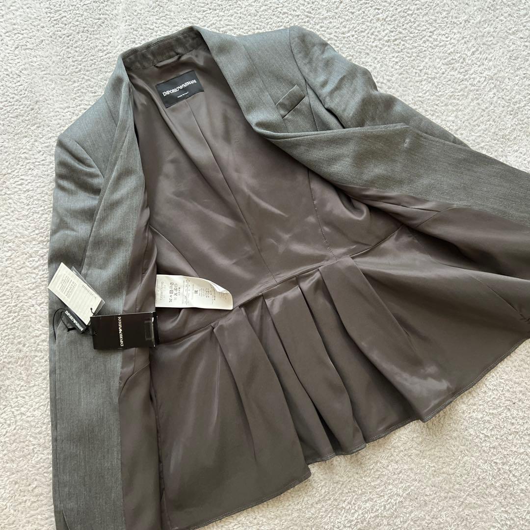 新品✨エンポリオアルマーニ　テーラードジャケット　バックデザイン　40 シルバー