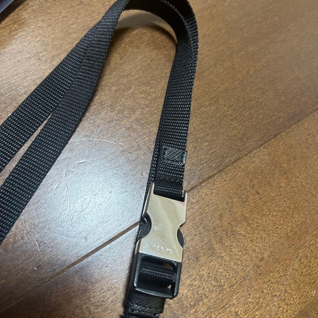 PRADA ブラックナイロンポーチ ストラップ付き