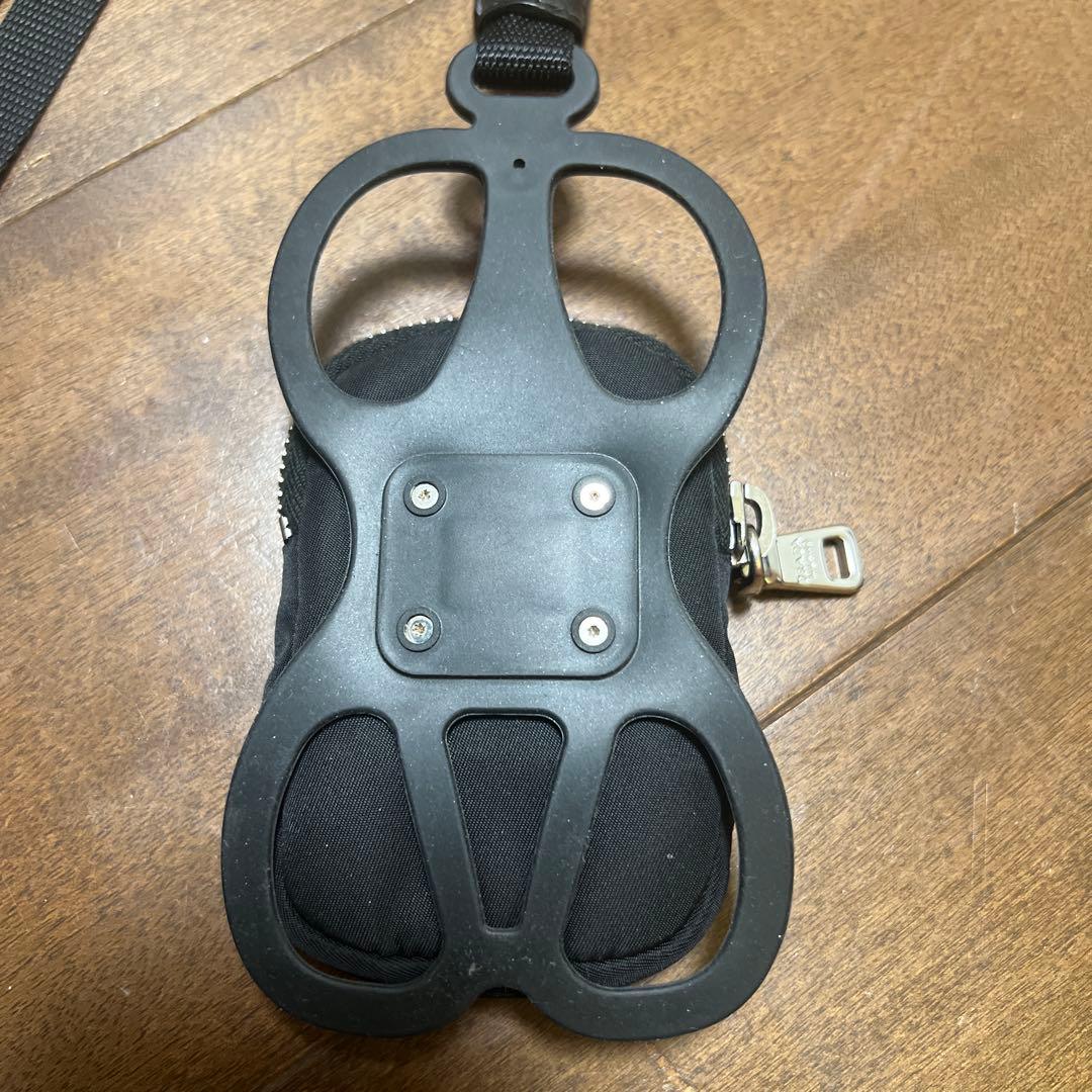 PRADA ブラックナイロンポーチ ストラップ付き