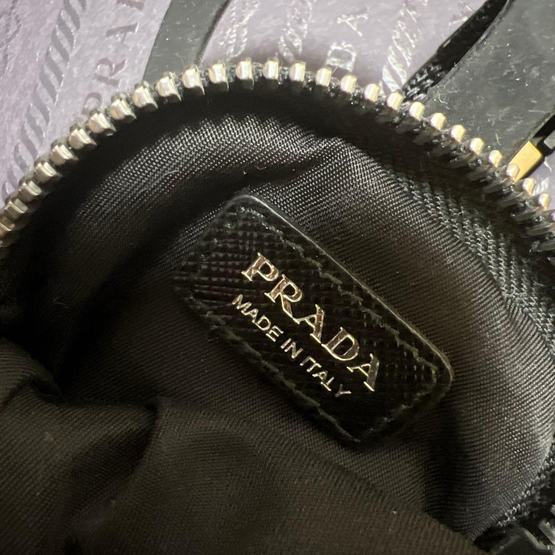 PRADA ブラックナイロンポーチ ストラップ付き