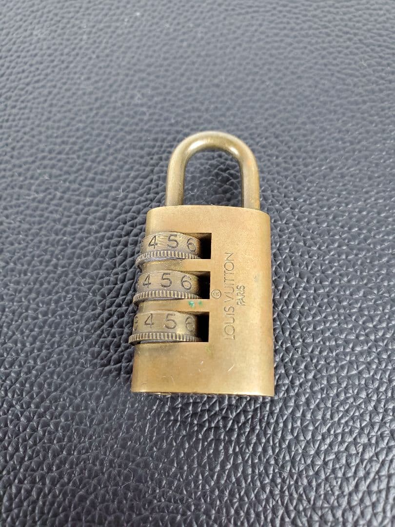 ルイヴィトン Louis Vuitton 南京錠 カデナ パドロック ダイヤル式