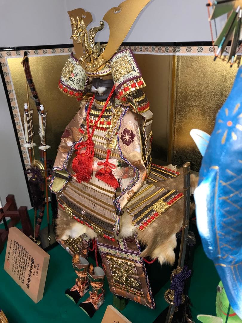 五月人形　鎧，兜　大型3段飾り