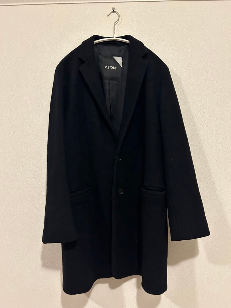 ATON ブラック チェスターコート 02