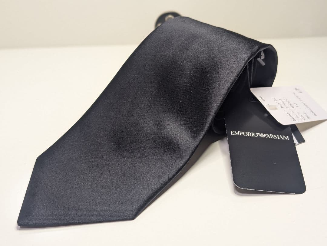 【新品タグ付】エンポリオアルマーニ ネクタイ 黒 ソリッド 光沢【最高級】