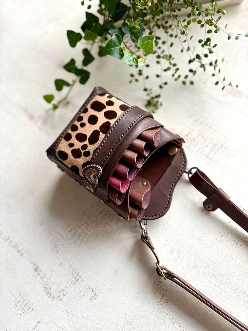 手染めチョコ、ハラコダルメシアンの大容量シザーケース