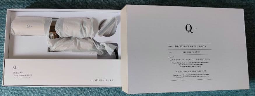 値引中【マイナスイオン 大風量 】Q+ (クオリタス) ドライヤー