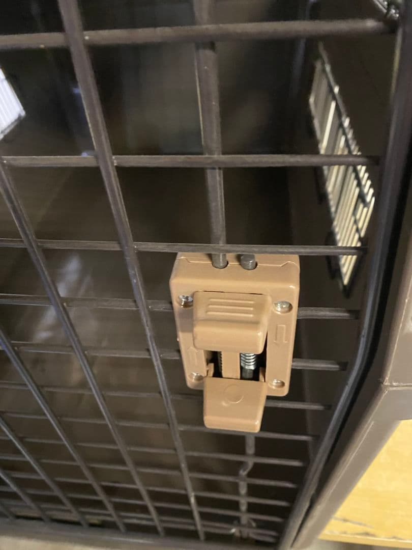 R ∞　アイリスオーヤマ　大型犬用キャリー ATC-870 通気口付き