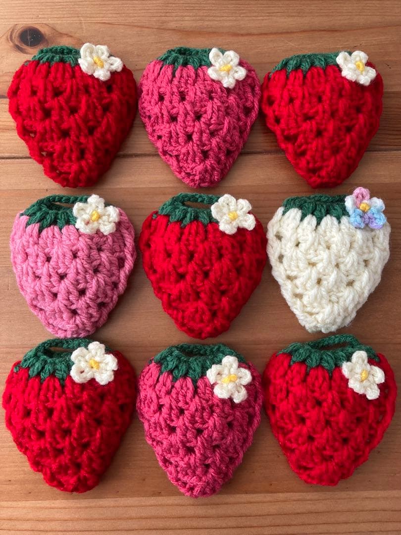 ひろ　いちごのアクリルたわし