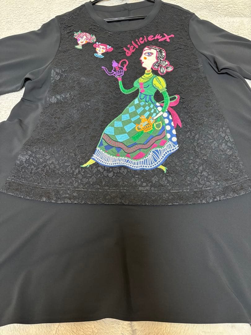 『未使用に近い』⭐️トクコプルミエヴォル⭐️黒地に豪華なレースの所素敵なアップリケ❣️