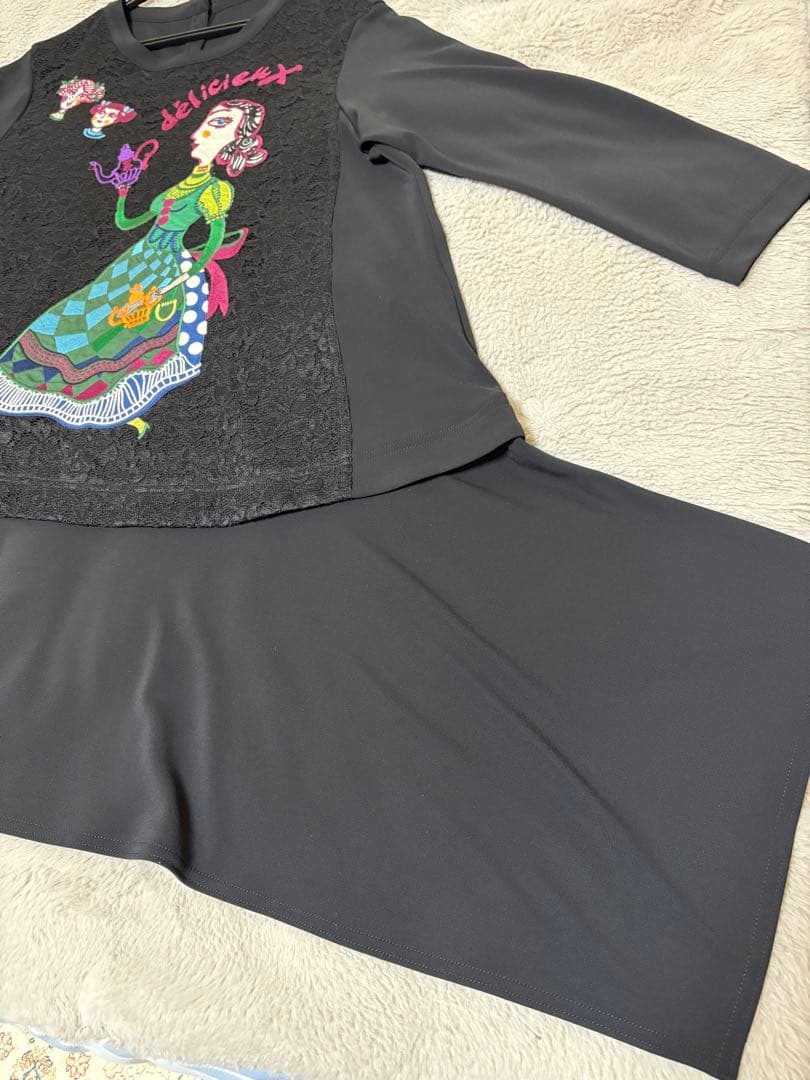 『未使用に近い』⭐️トクコプルミエヴォル⭐️黒地に豪華なレースの所素敵なアップリケ❣️