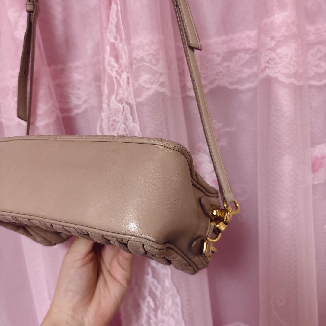 MIUMIU マテラッセ ショルダーバッグ ベージュ