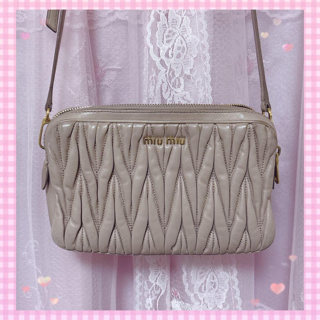 MIUMIU マテラッセ ショルダーバッグ ベージュ