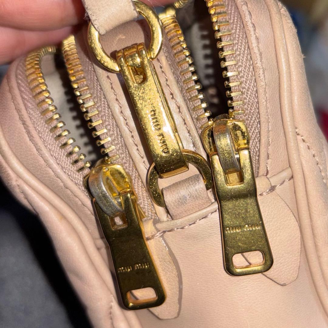 MIUMIU マテラッセ ショルダーバッグ ベージュ