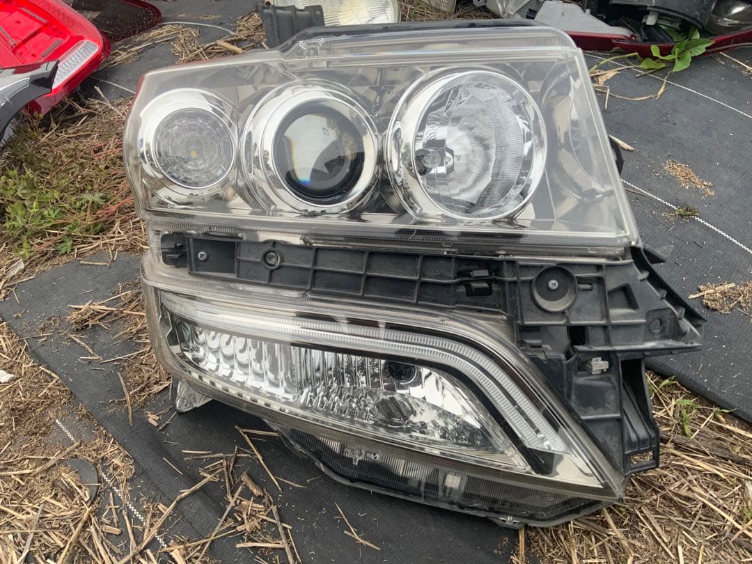 N-BOX カスタム JF1 JF2 ターボ 後期 純正 右 ヘッドライト