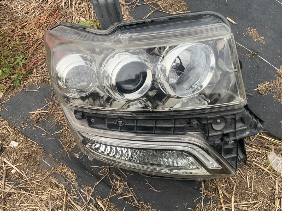 N-BOX カスタム JF1 JF2 ターボ 後期 純正 右 ヘッドライト