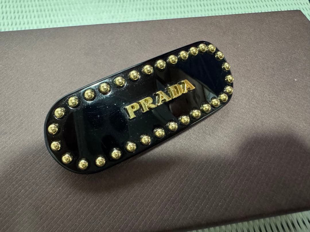 PRADA ブレックス ヘアクリップ 黒