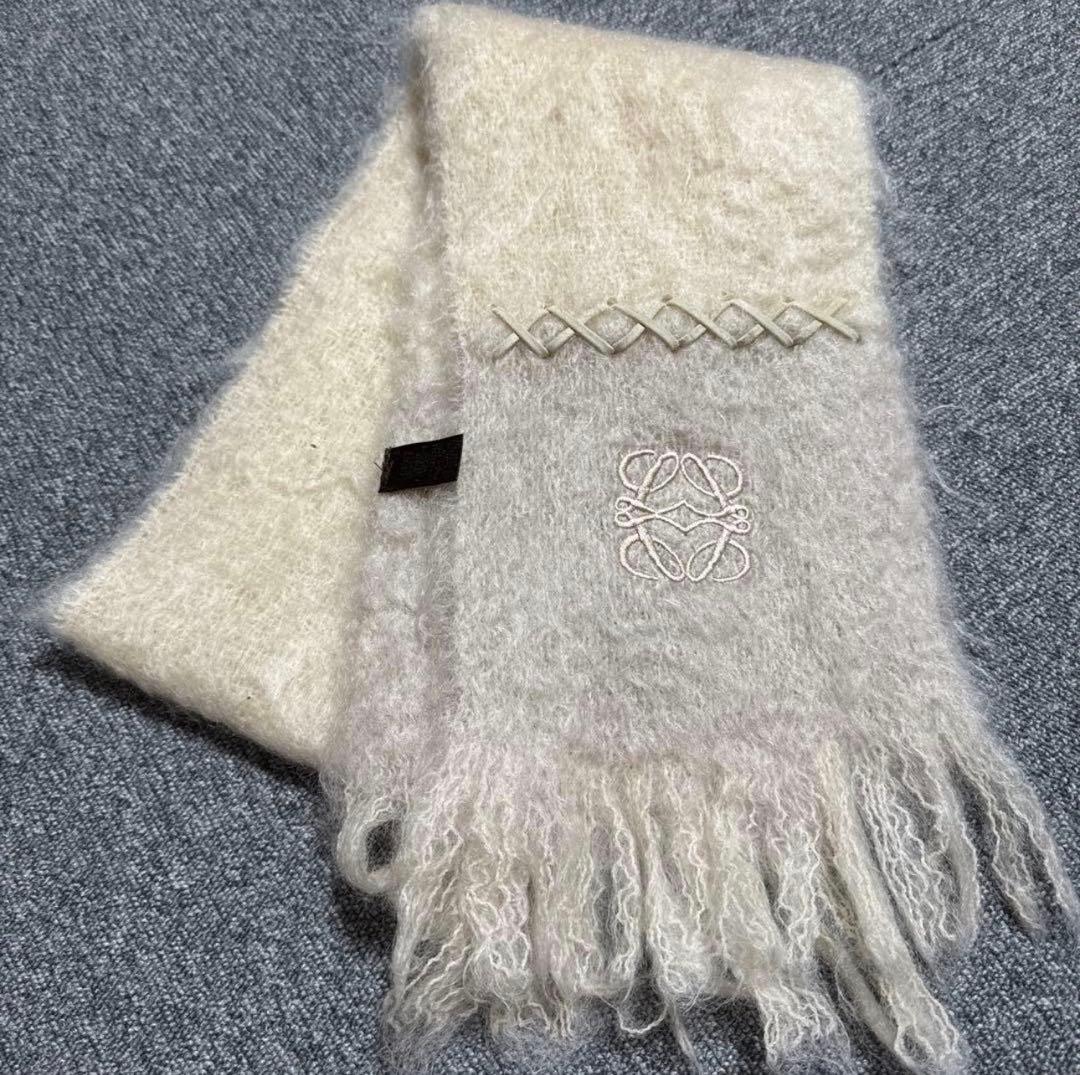 ホワイト モヘアマフラー フリンジ付き　ロエベ　LOEWE