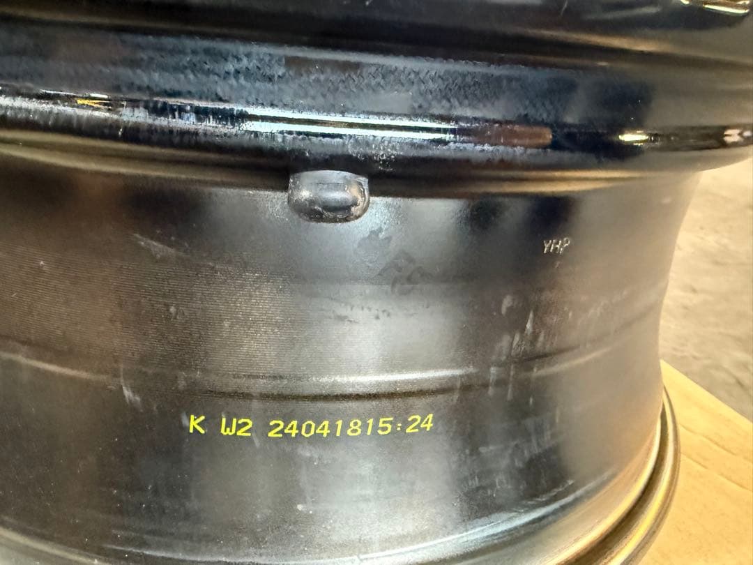 キョウヘイヤリスクロス　純正18インチ ガリキズ無　美品　使用少