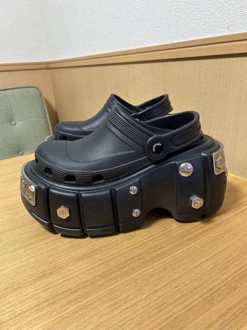 BALENCIAGA Hard Crocs ブラック サンダル