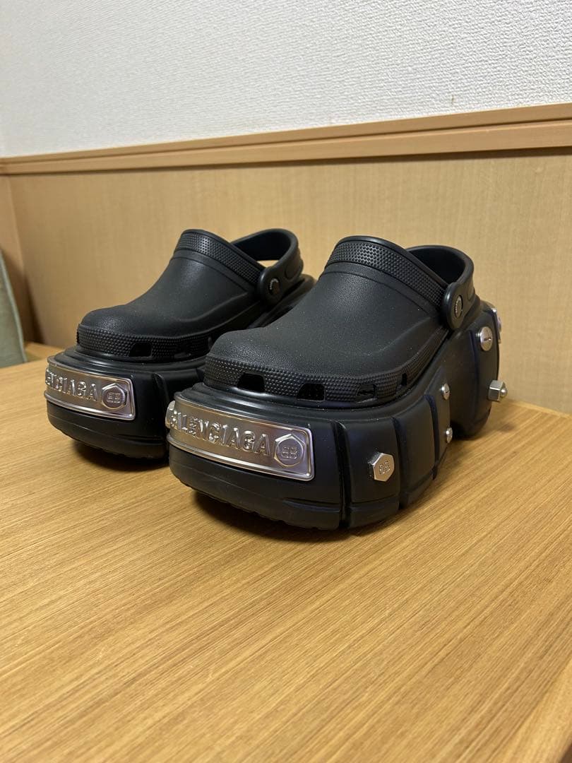 BALENCIAGA Hard Crocs ブラック サンダル