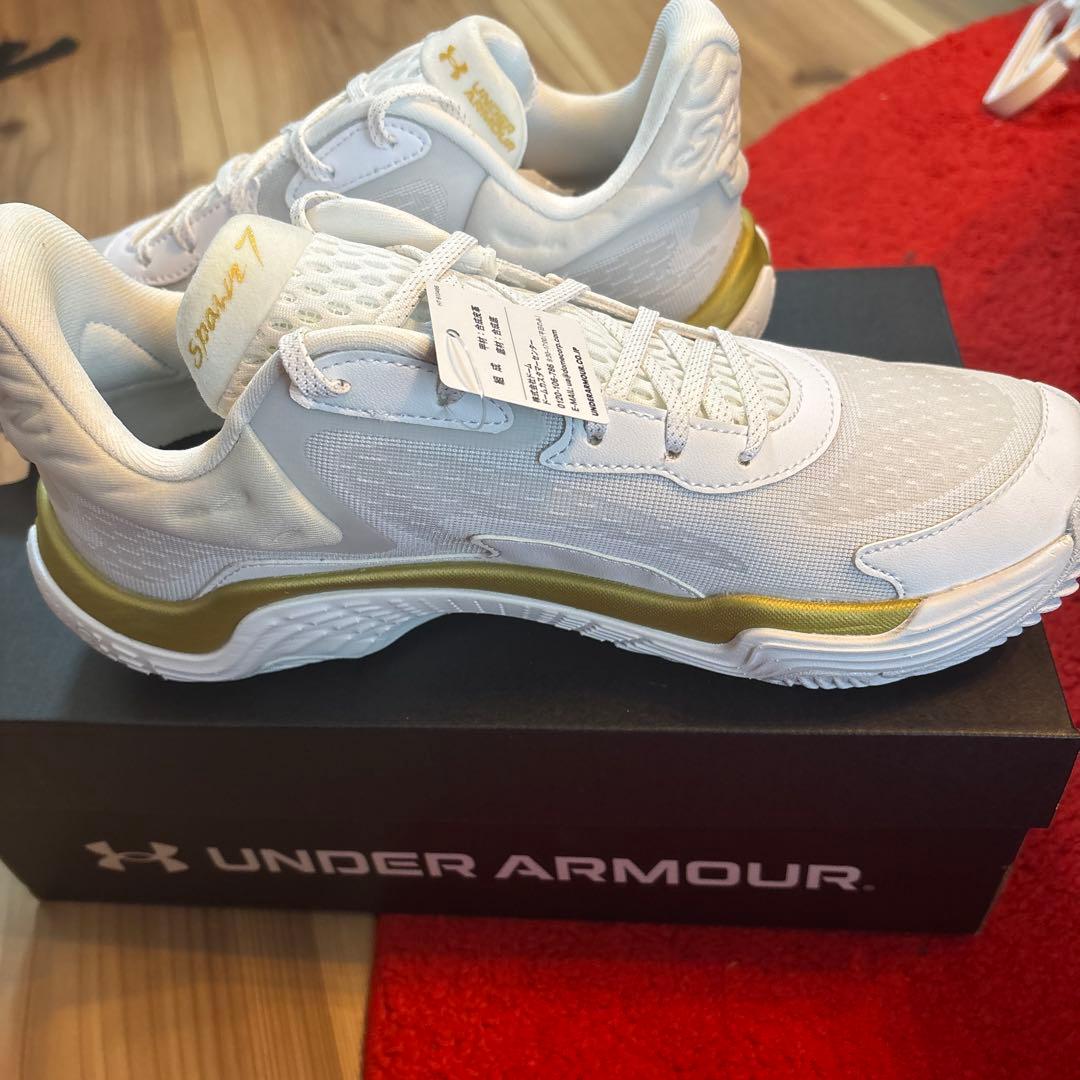 UNDER ARMOUR SPAWN7 ホワイト/ゴールド