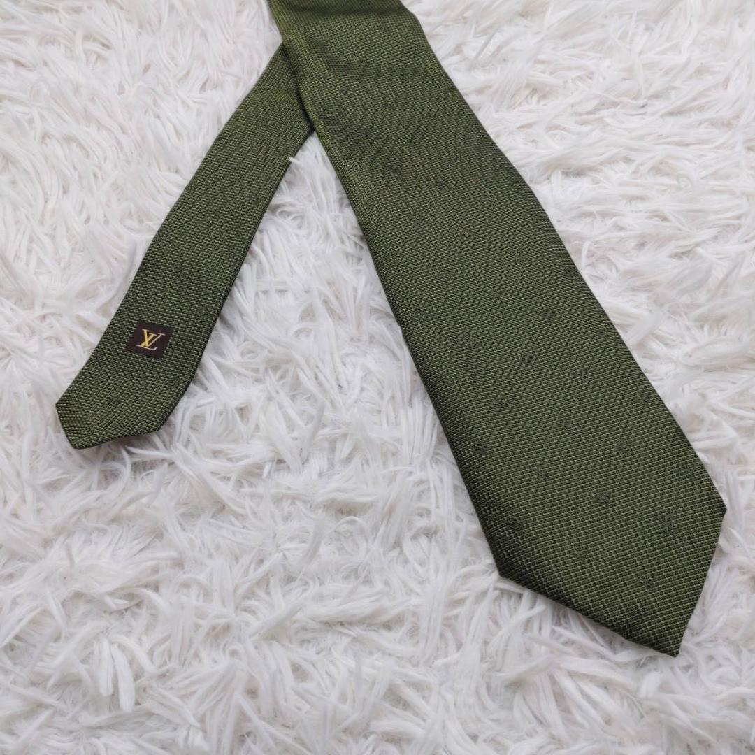 【箱入り未使用】 ルイヴィトン 高級シルクネクタイ 総柄（LV） モスグリーン