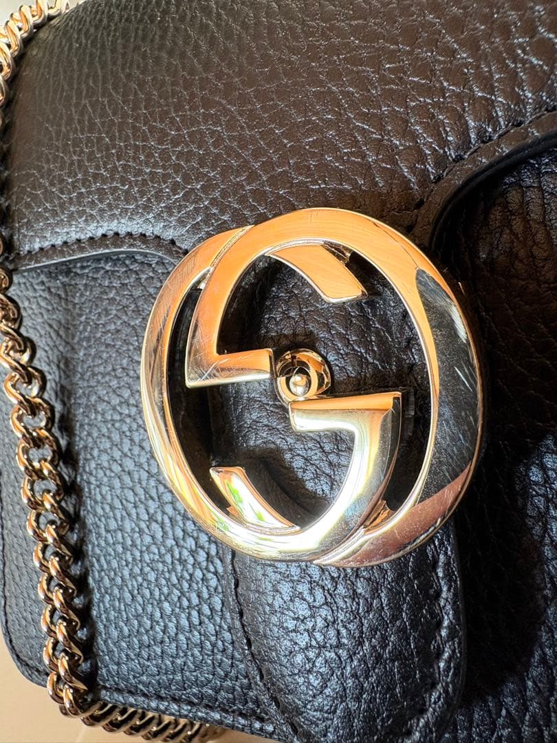 GUCCI インターロッキング　ブラック ショルダーバッグ　グッチ　チェーン