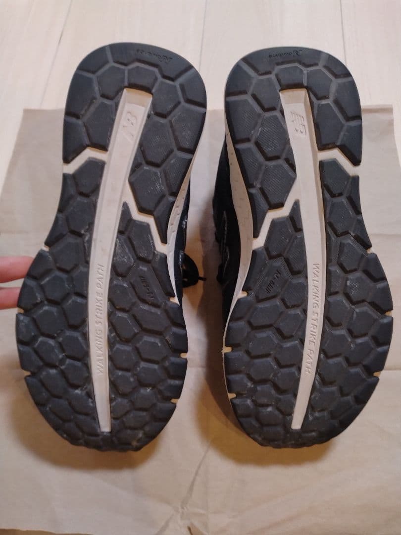 美品New Balance 880ブラック GORE-TEX　23.5 （2Ｅ）