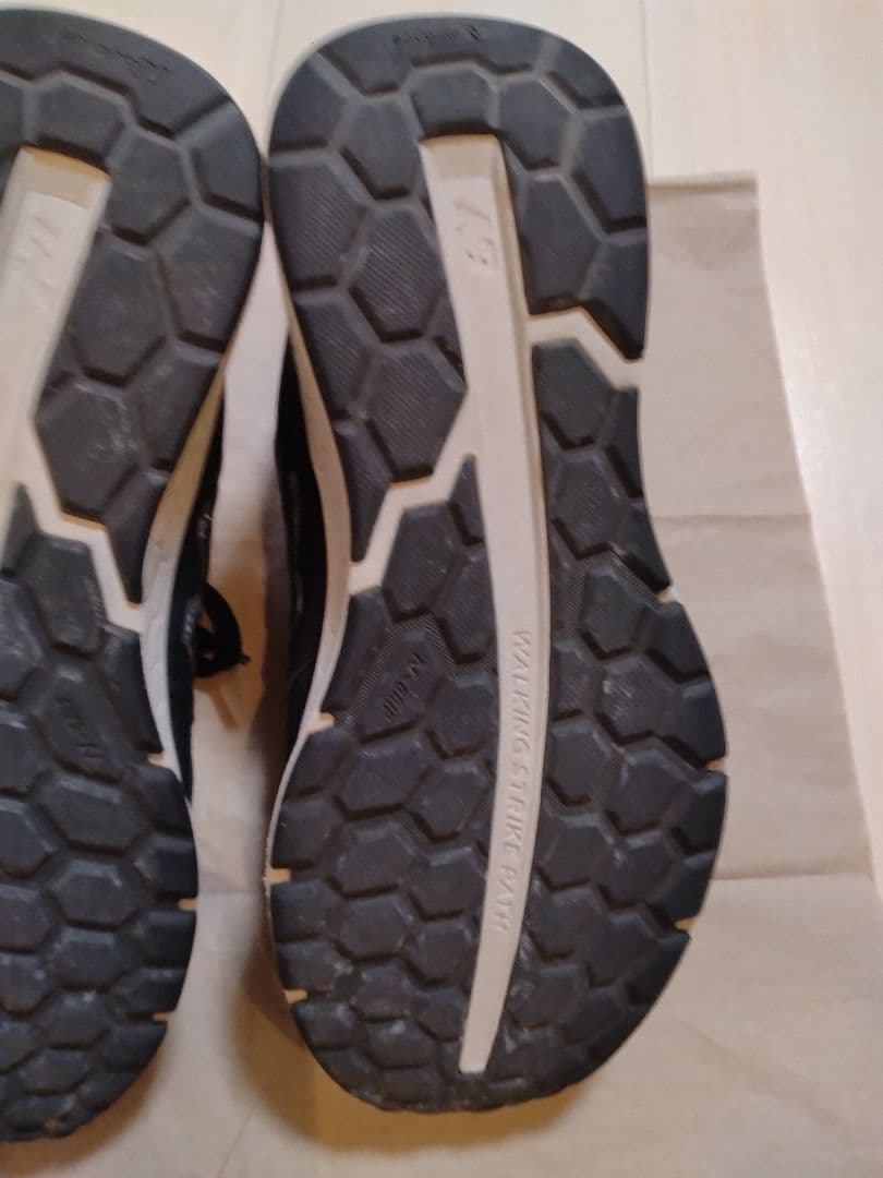 美品New Balance 880ブラック GORE-TEX　23.5 （2Ｅ）