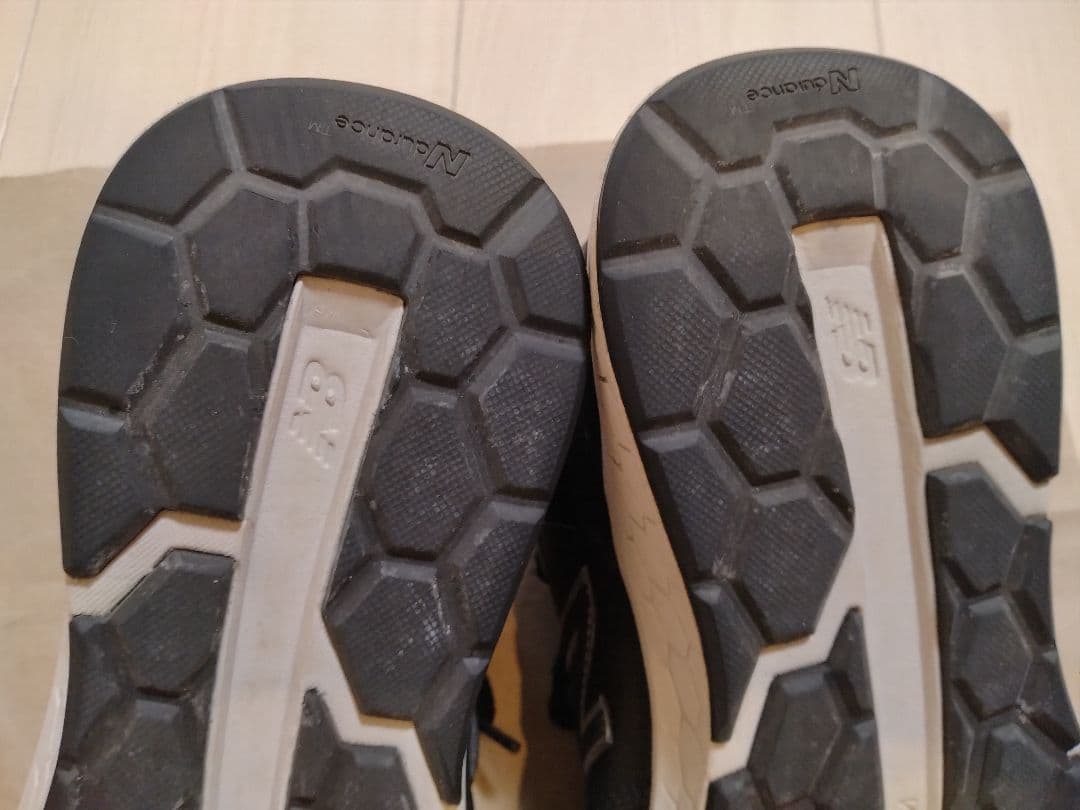 美品New Balance 880ブラック GORE-TEX　23.5 （2Ｅ）