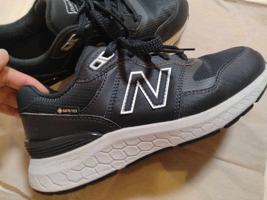 美品New Balance 880ブラック GORE-TEX　23.5 （2Ｅ）