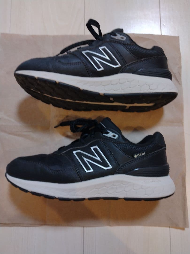 美品New Balance 880ブラック GORE-TEX　23.5 （2Ｅ）
