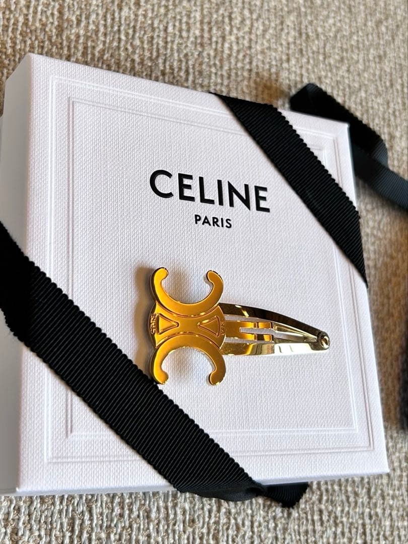セリーヌ　CELINE ヘアピン　ヘアアクセサリー　ヘアクリップ　ゴールド　1つ