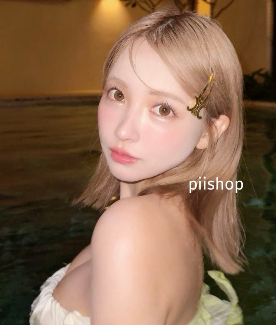 セリーヌ　CELINE ヘアピン　ヘアアクセサリー　ヘアクリップ　ゴールド　1つ