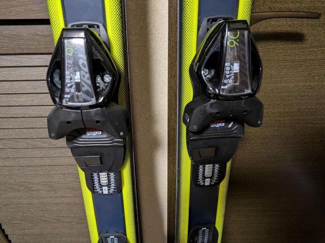 ヘッド（HEAD）スキー板170cm SHAPE V1