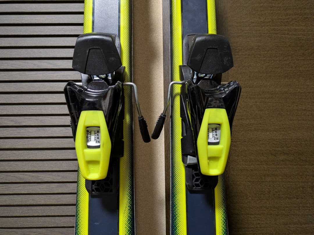 ヘッド（HEAD）スキー板170cm SHAPE V1