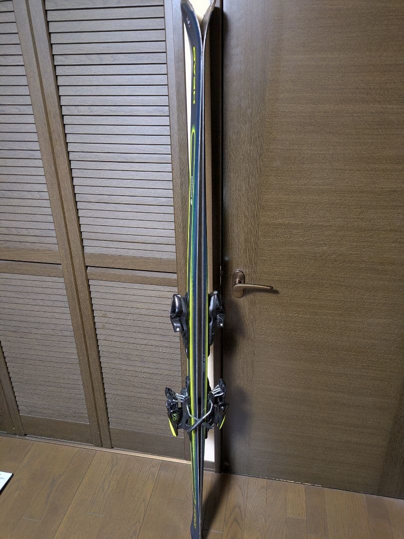 ヘッド（HEAD）スキー板170cm SHAPE V1