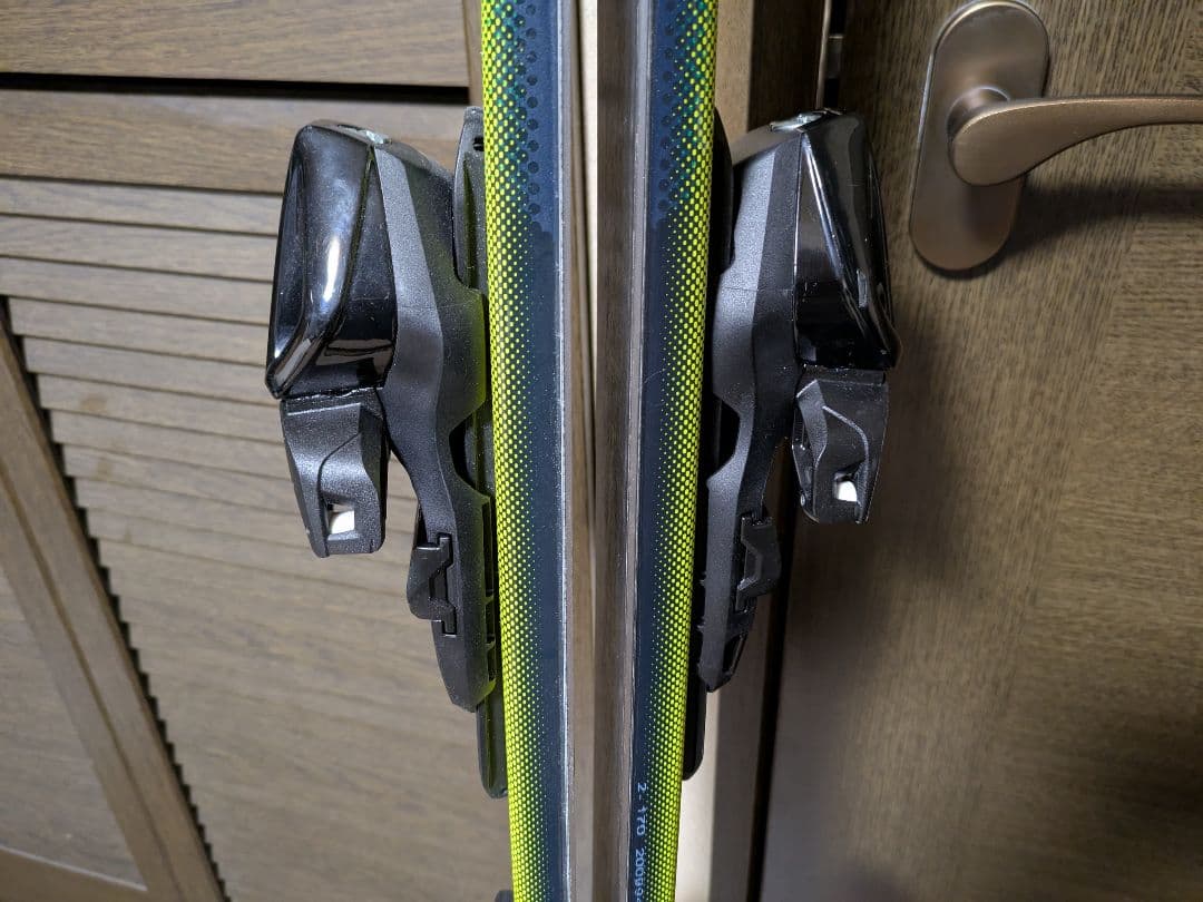 ヘッド（HEAD）スキー板170cm SHAPE V1