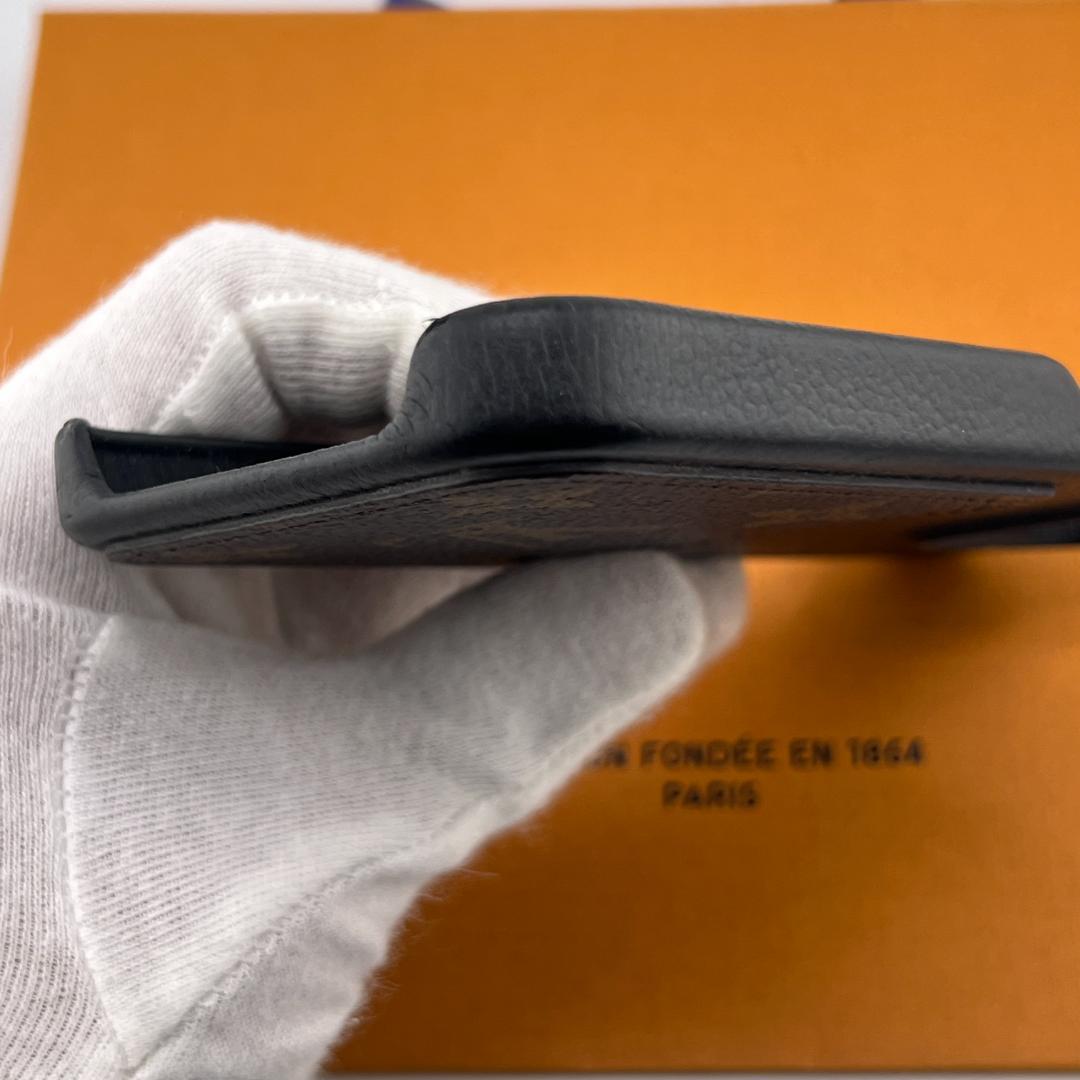 ピーナッツ箱付きルイヴィトン iPhone15 Pro バンパーケース