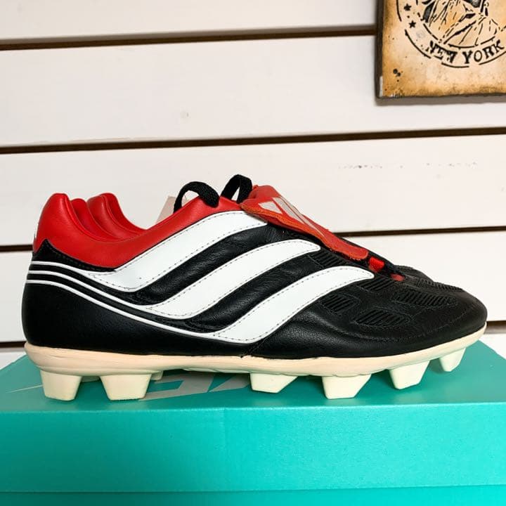 激レア　超美品　新品タグ付き　プレデタープレシジョン　27㎝