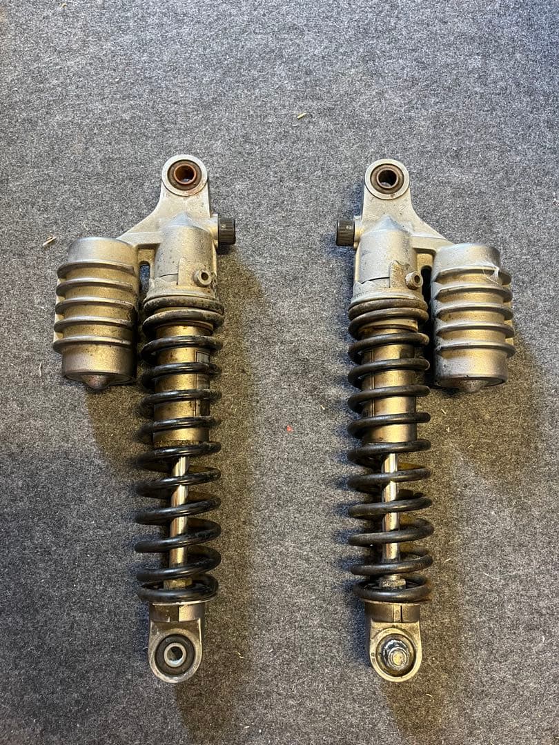 ゼファー750 純正リアサス