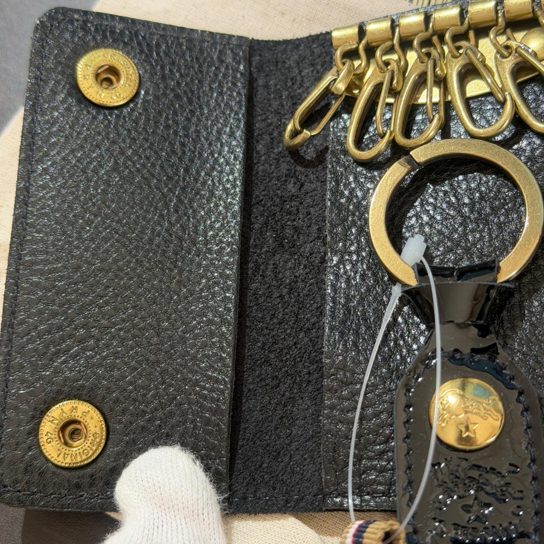 【新品未使用】イルビゾンテ キーケース ブラック 黒 エナメル