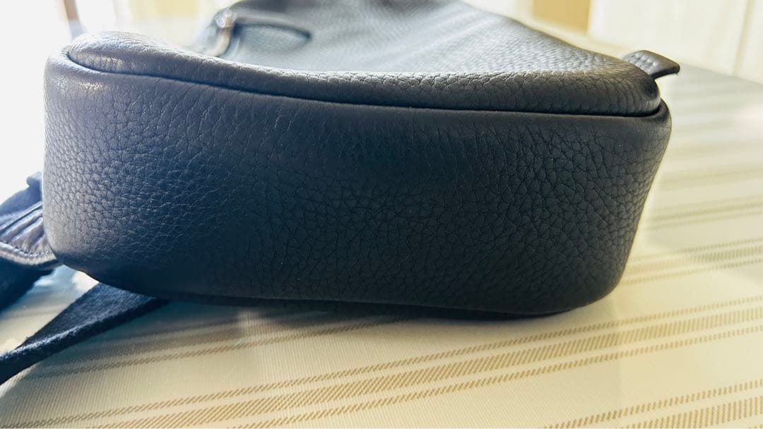 ECCO ボディーバッグ　本革