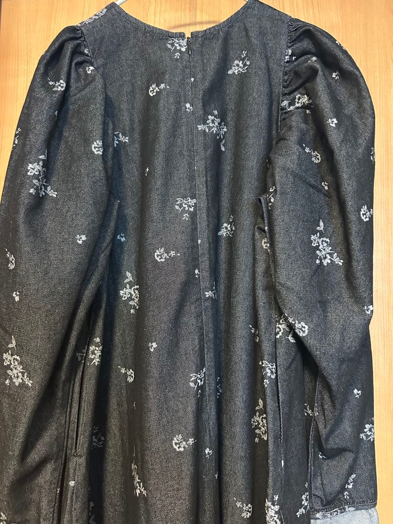 WILFULLY ブラック フラワープリント ロングドレス