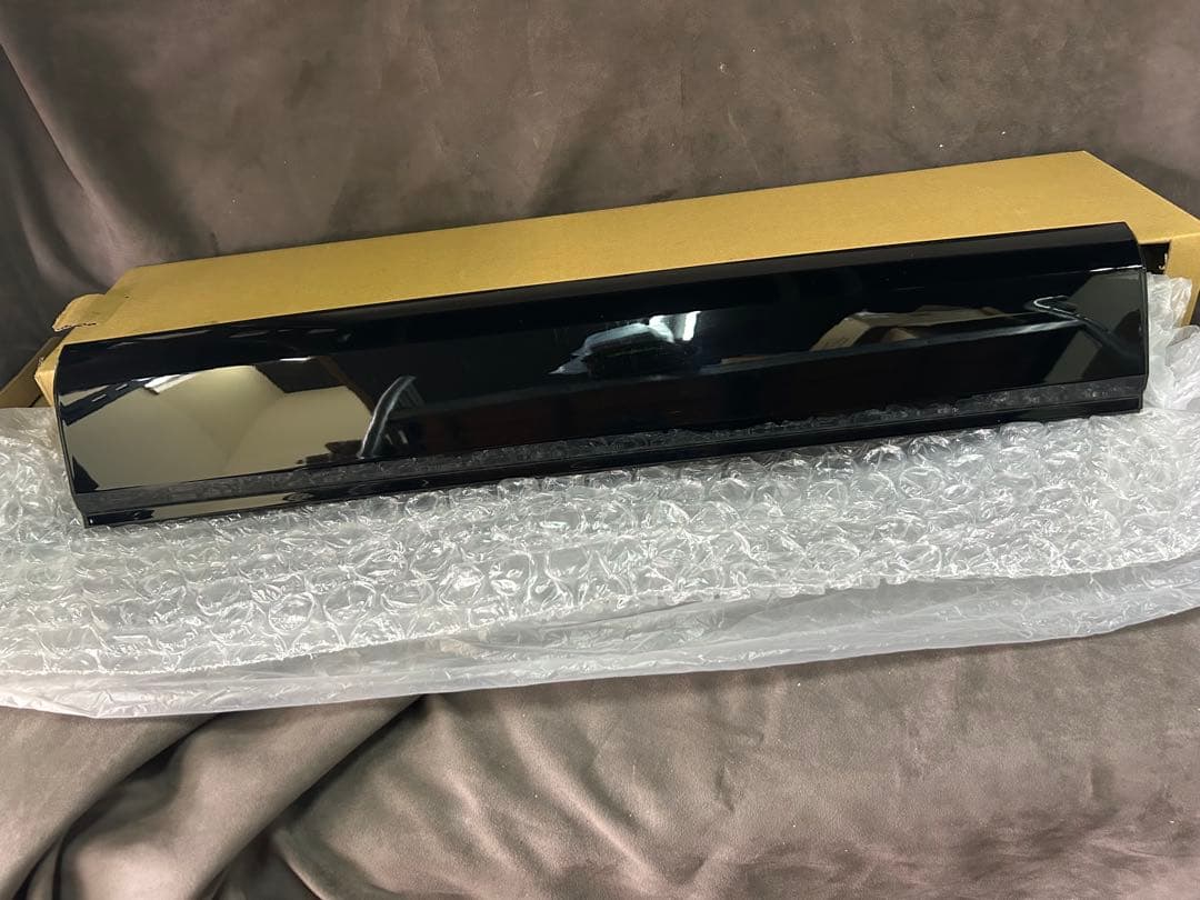 廃盤！ヴァレンティ ！センターガーニッシュ！エルグランド E52